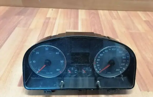 Volkswagen Touran I Speedometer (instrument cluster) 1T0920864A V0002000