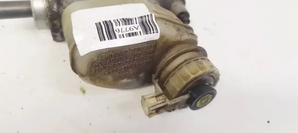 Toyota Avensis T220 Brake fluid reservoir 