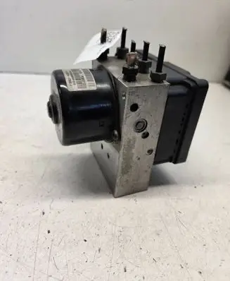 Volvo V70 ABS Pump 8671224 P08671223