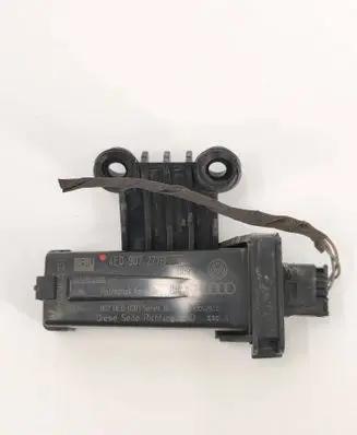 Audi A8 S8 D3 4E Tire pressure sensor 4E0907277B 3320401005 002BE00001