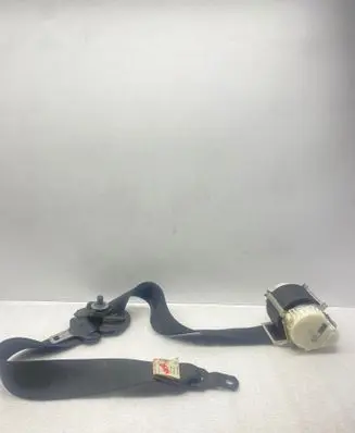 BMW 5 E60 E61 Front seatbelt 33017492