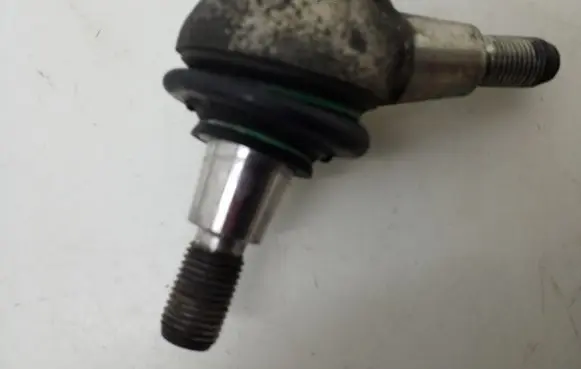Mercedes-Benz E W212 Front ball joint A2123300135