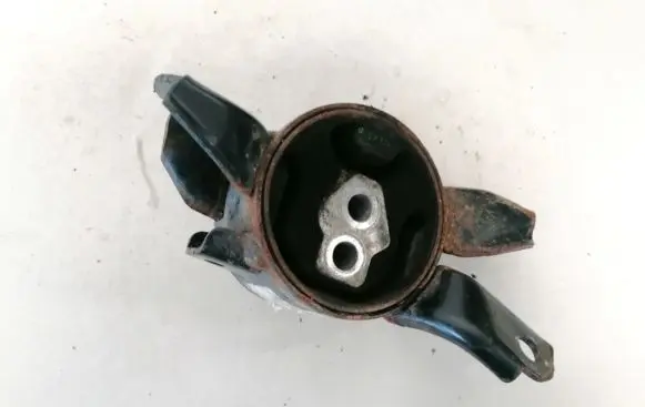 Hyundai i30 Engine mount bracket