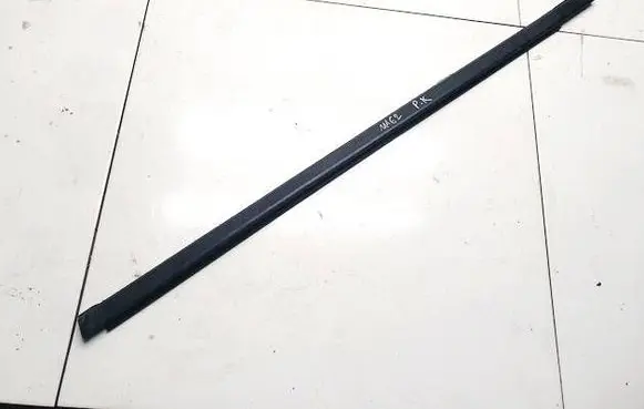 Dodge Caliber Front door glass trim molding 