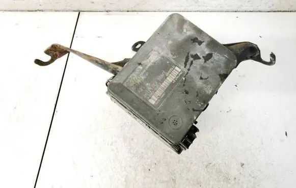 Ford Fiesta ABS Pump 2s612m110cd 2s61-2m110-cd