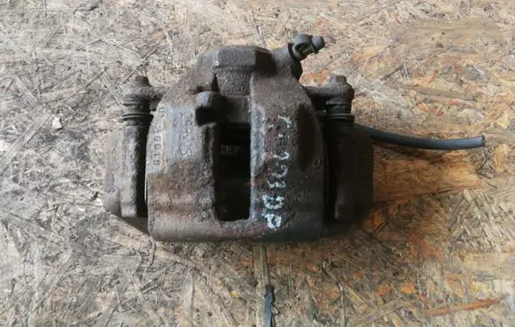 Mercedes-Benz C W203 Front brake caliper