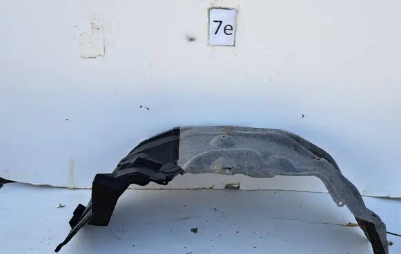 Toyota Land Cruiser J250 Front arch 5387560260 5387560270