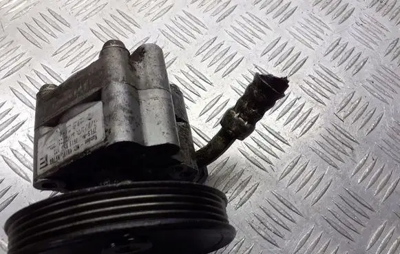 Nissan Primera Power steering pump 7613955132