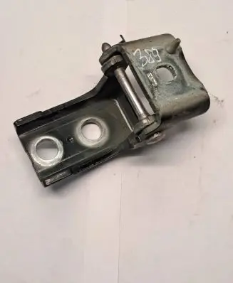 Citroen DS5 Front door lower hinge 