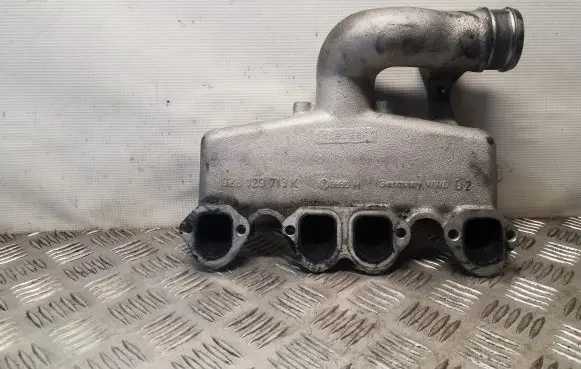 Volkswagen PASSAT B5 Intake manifold 028129713K