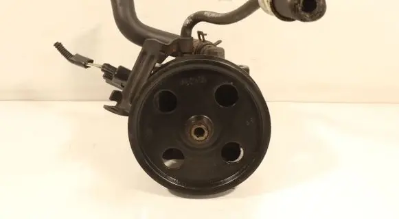 Ford Focus Power steering pump 7613955160