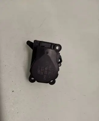 Mercedes-Benz Vaneo W414 Air flap motor/actuator 0765019312