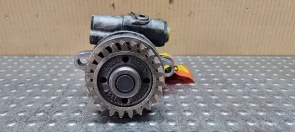 Volkswagen Transporter - Caravelle T5 Power steering pump 7H0422153A