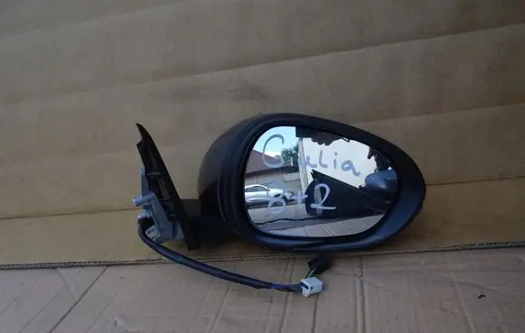 Alfa Romeo Giulia Front door electric wing mirror