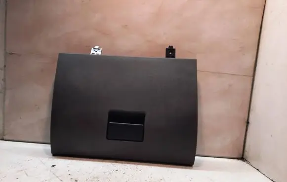 Ford Focus C-MAX Glove box