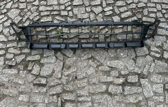 BMW 2 G42 Front bumper lower grill 8737274 PL99125310