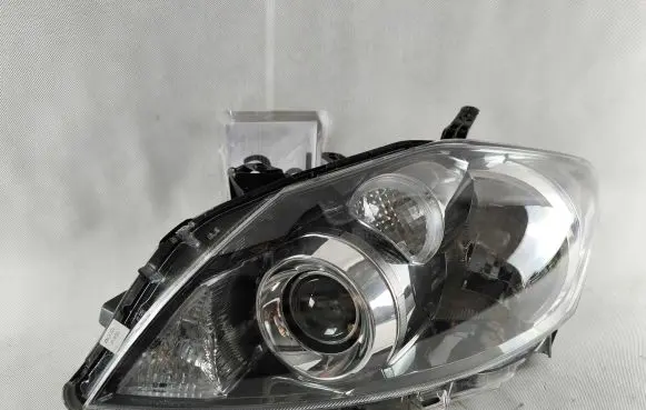 Toyota Auris 150 Headlight/headlamp 81070-02A71