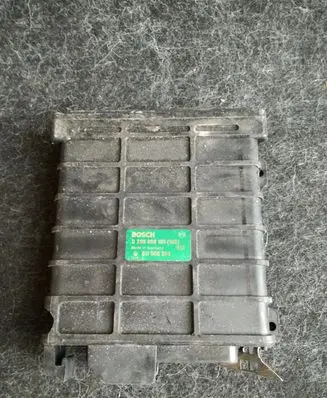 Volkswagen Golf II Engine control unit/module 0280800104 0280800105