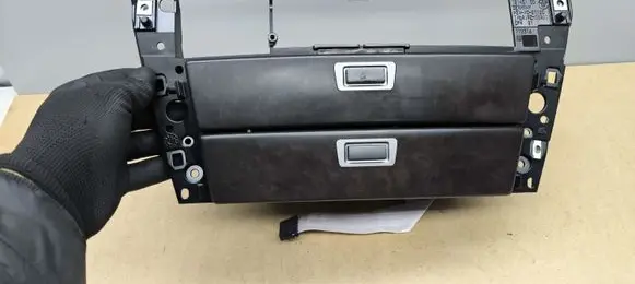 BMW 7 E65 E66 Dashboard storage box/compartment 8261060
