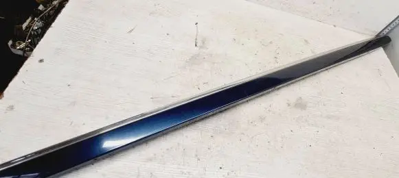 Mercedes-Benz E W210 Tailgate trim 2107400393