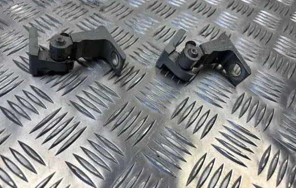 Rear door hinge set