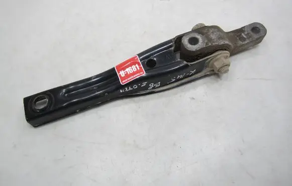 Volkswagen PASSAT B8 Engine mount bracket 5Q0199855P 21092016 X44AVY1G53114L
