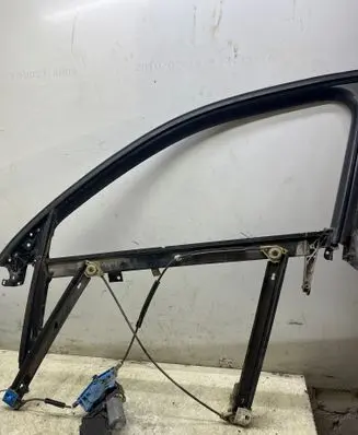 Audi A4 S4 B6 8E 8H Front door window/glass frame 8E0837629