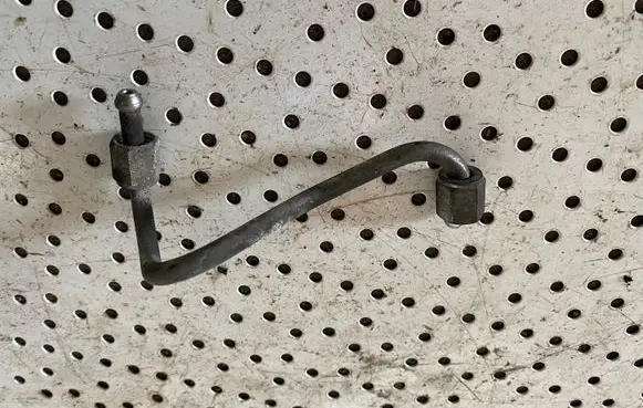Subaru Outback Fuel injector supply line/pipe 
