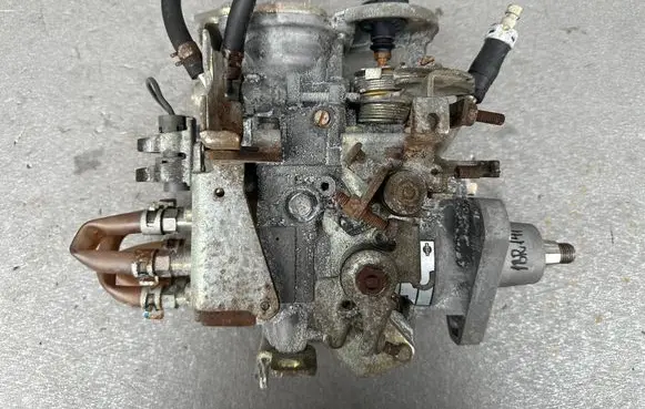 Fuel injection high pressure pump