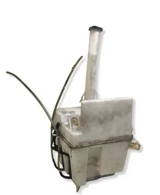 Toyota Avensis T250 Windshield washer fluid reservoir/tank 