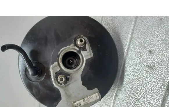 Audi A4 S4 B5 8D Brake booster