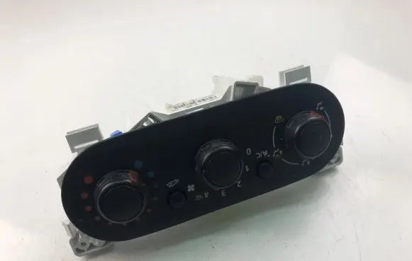 Renault Trafic II (X83) Interior fan control switch T1032613B