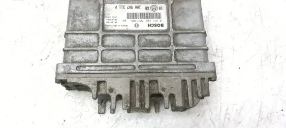 Volkswagen Golf III Engine control unit/module 0261203707 26SA3609 1H0907311P