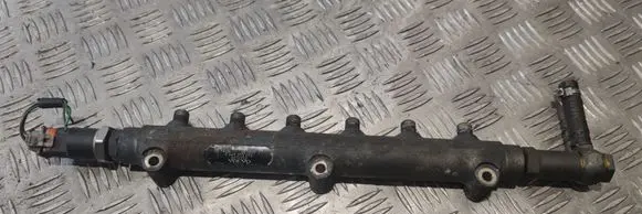 Volvo V70 Fuel main line pipe 8658252