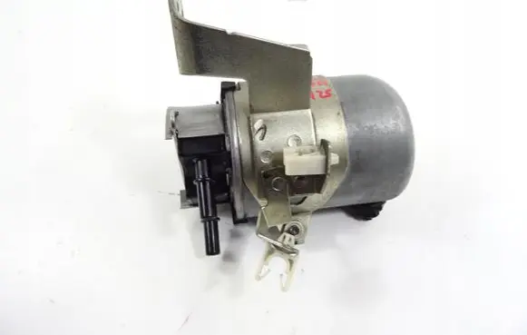 Nissan Qashqai Fuel filter bracket/mount holder 