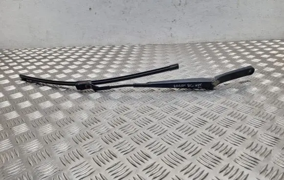 Volkswagen PASSAT B6 Front wiper blade arm 3C1955409C