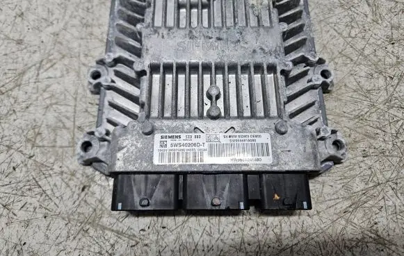 Peugeot 407 Engine control unit/module 5WS40206DT