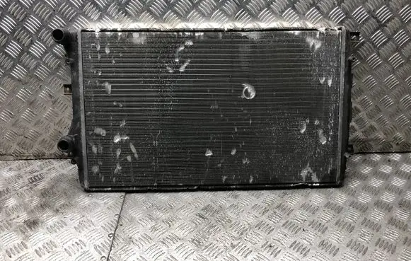 Volkswagen Golf V Coolant radiator 1K0121253AA