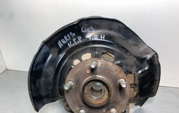 Toyota Auris E180 Front wheel hub