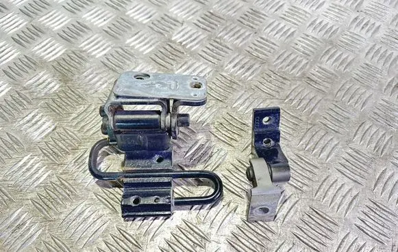 Rear door hinge set