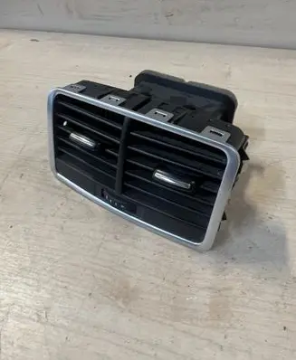 Rear air vent grill