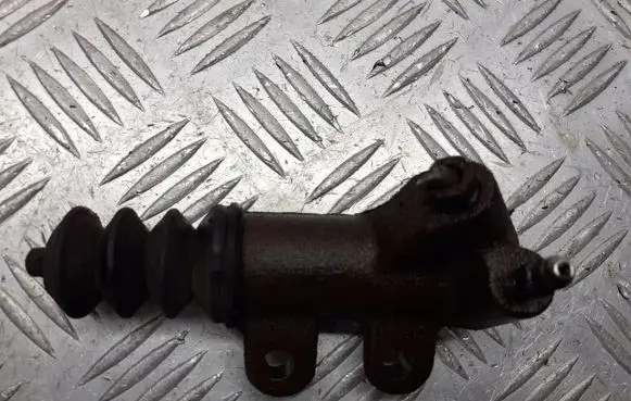 Toyota Auris 150 Clutch slave cylinder 