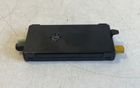 BMW X6 F16 Aerial antenna amplifier 9353216 92870811