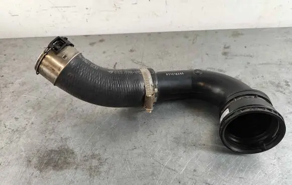 Land Rover Discovery Sport Intercooler hose/pipe hj326c646