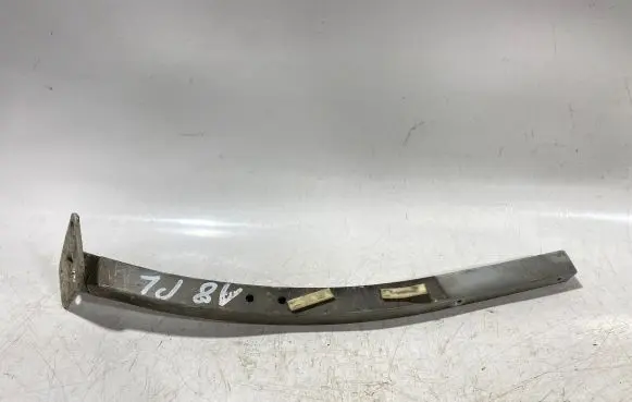 Front bumper mounting bracket