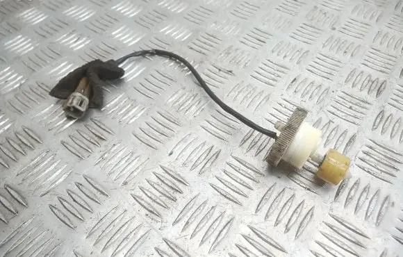Toyota Corolla Verso E121 Fuel filter heater 