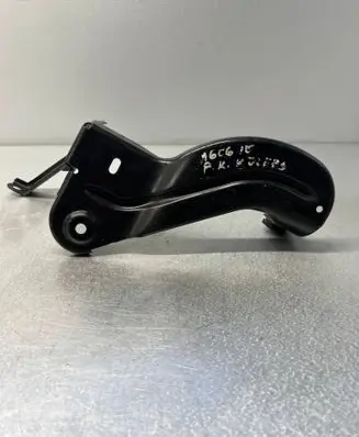 Audi A6 S6 C6 4F Intercooler pipe mounting bracket 4F0145813F