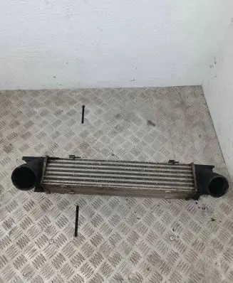 BMW 3 E92 E93 Intercooler radiator 7798788 3296399
