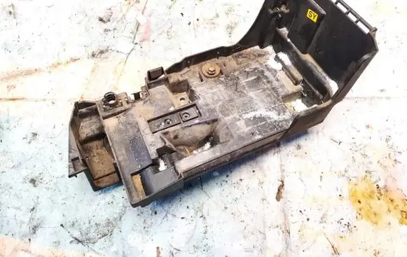 Battery box tray