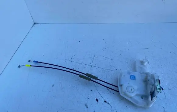 Mitsubishi Outlander Front door lock A047218